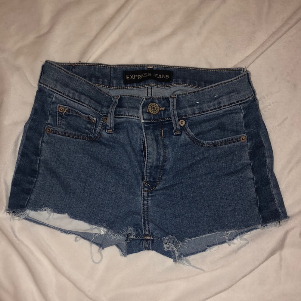 low waisted denim shorts